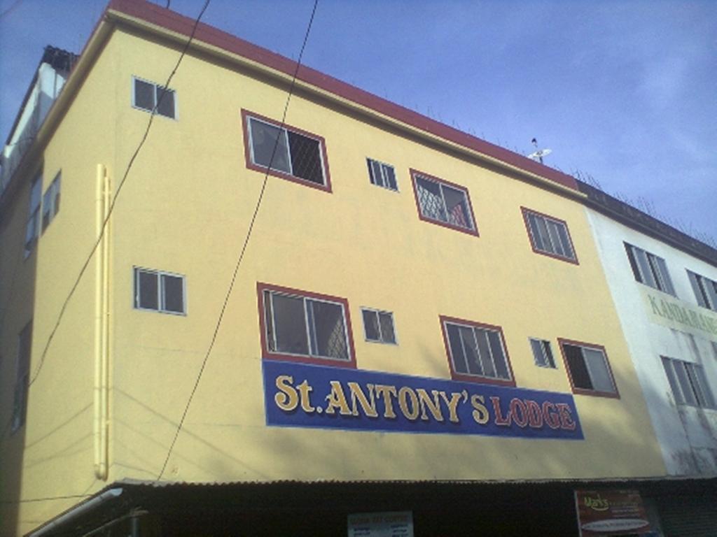 St. Antonys Lodge Kochi Buitenkant foto