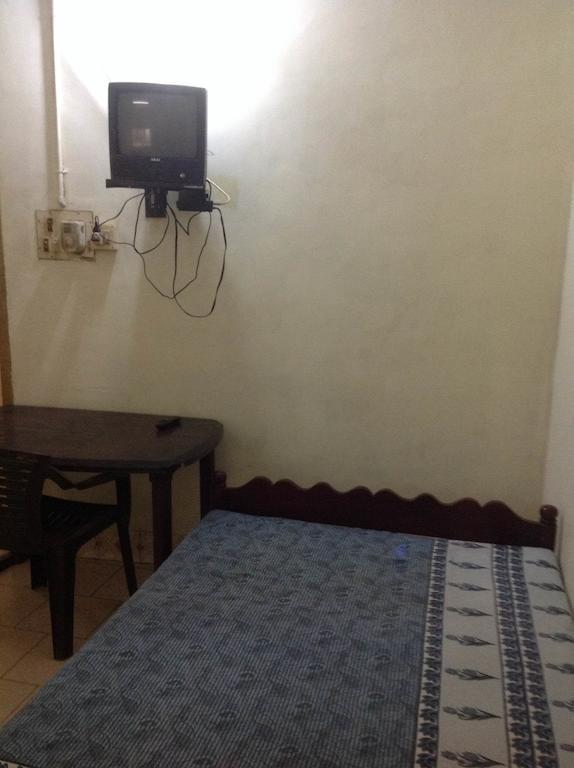 St. Antonys Lodge Kochi Buitenkant foto