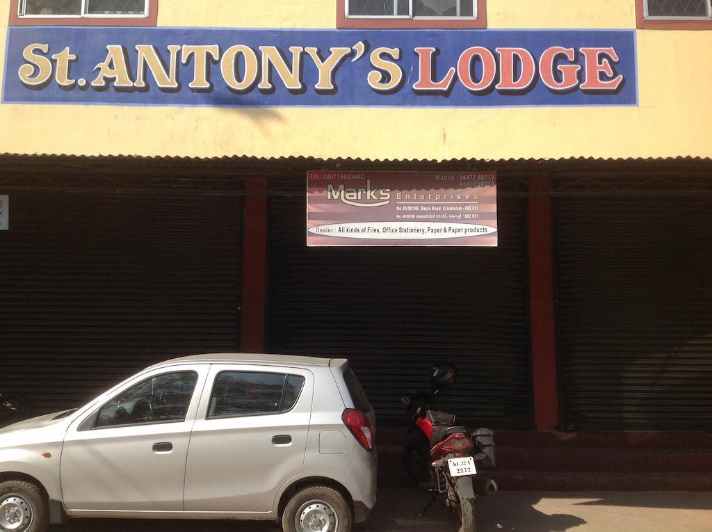 St. Antonys Lodge Kochi Buitenkant foto