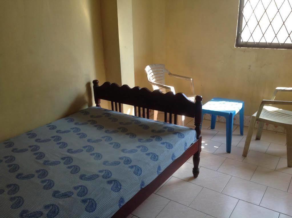 St. Antonys Lodge Kochi Buitenkant foto