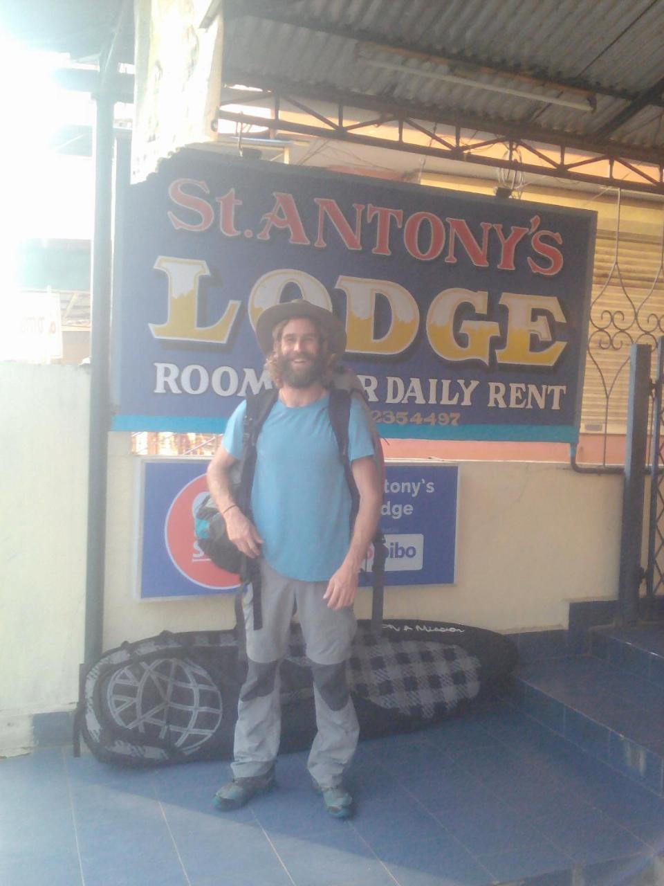 St. Antonys Lodge Kochi Buitenkant foto