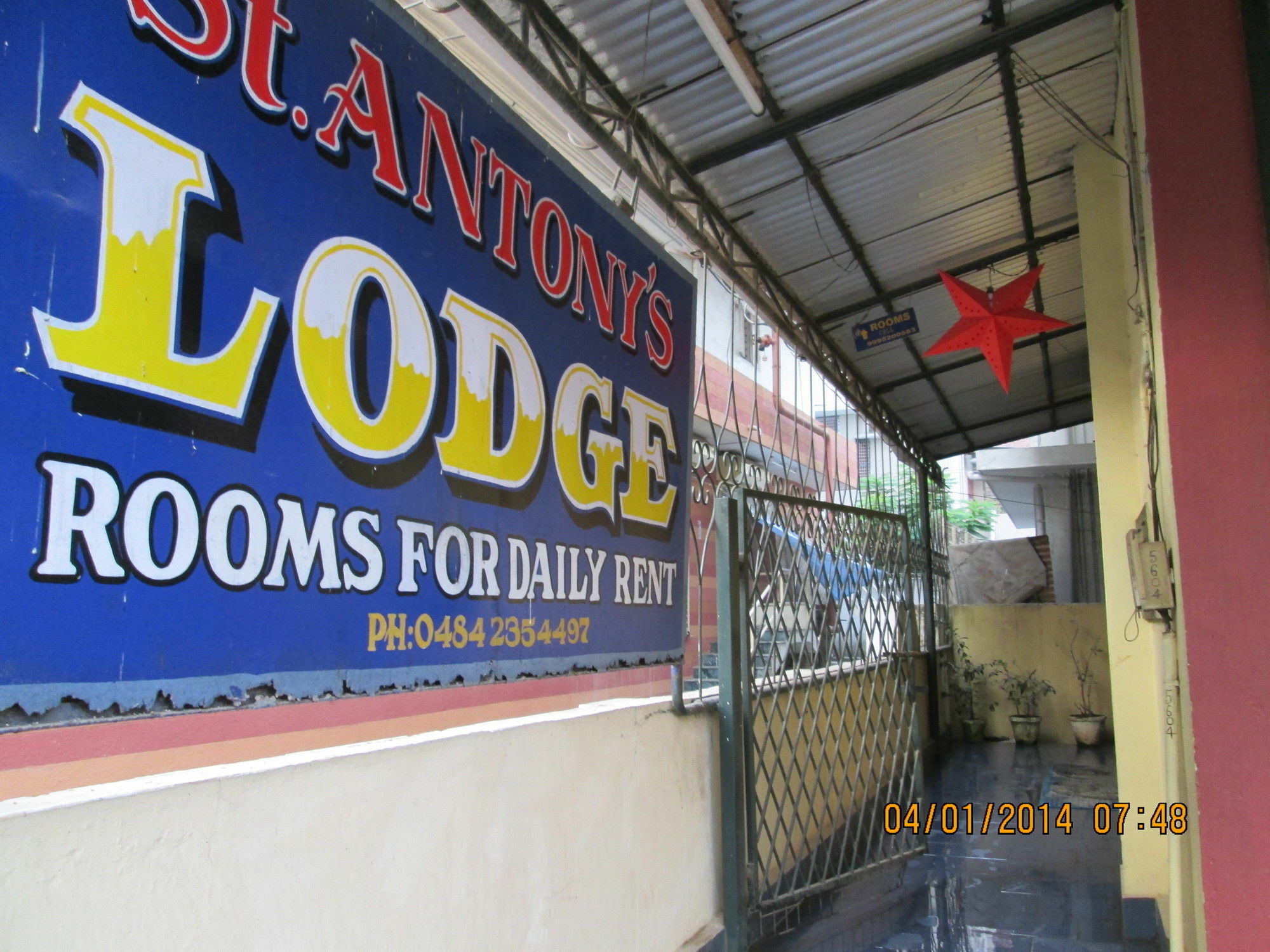 St. Antonys Lodge Kochi Buitenkant foto